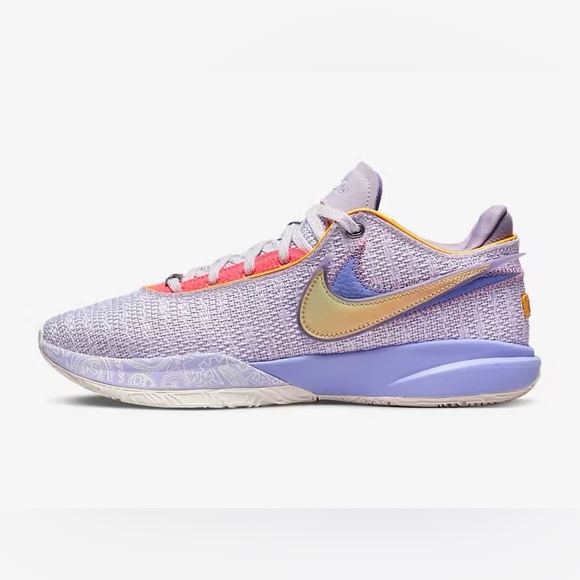 NWT Nike The LeBron 20 